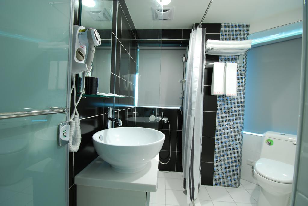 欣欣旅店 Hotel Тайпей Екстериор снимка