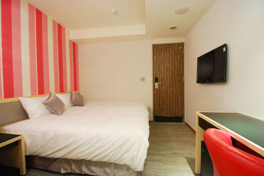 欣欣旅店 Hotel Тайпей Екстериор снимка